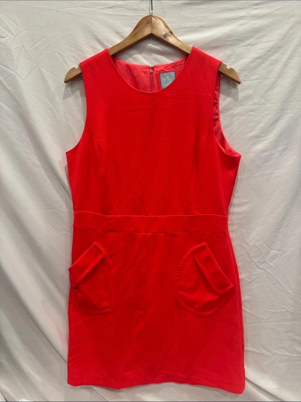 Classic Sleeveless Red Shift Dress - Brand: